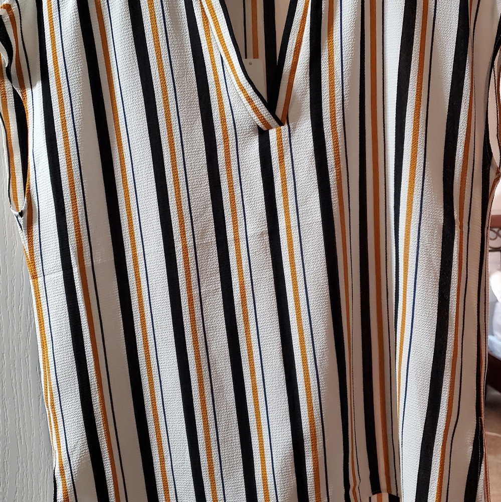NWT Charming Charlie striped top M